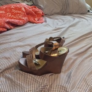 Tan wedge shoes never been wearing before